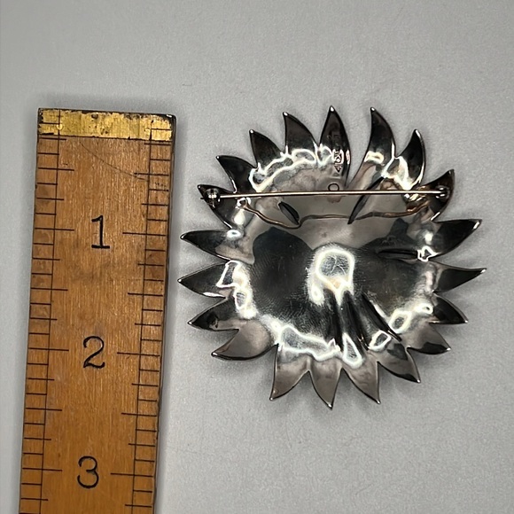 Judith Jack vintage sterling, Marquisate, & coral toned beaded brooch! - Picture 2 of 3